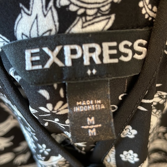 Express Paisley Top - Picture 3 of 7